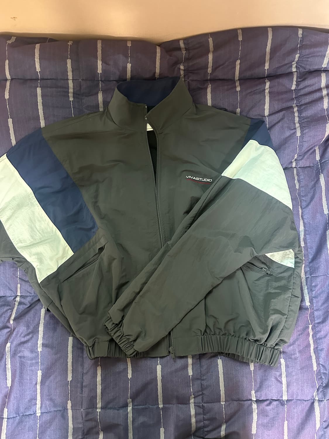 비바스튜디오 TRACK JACKET KS [CHARCOAL] 바람막이 상품이미지5