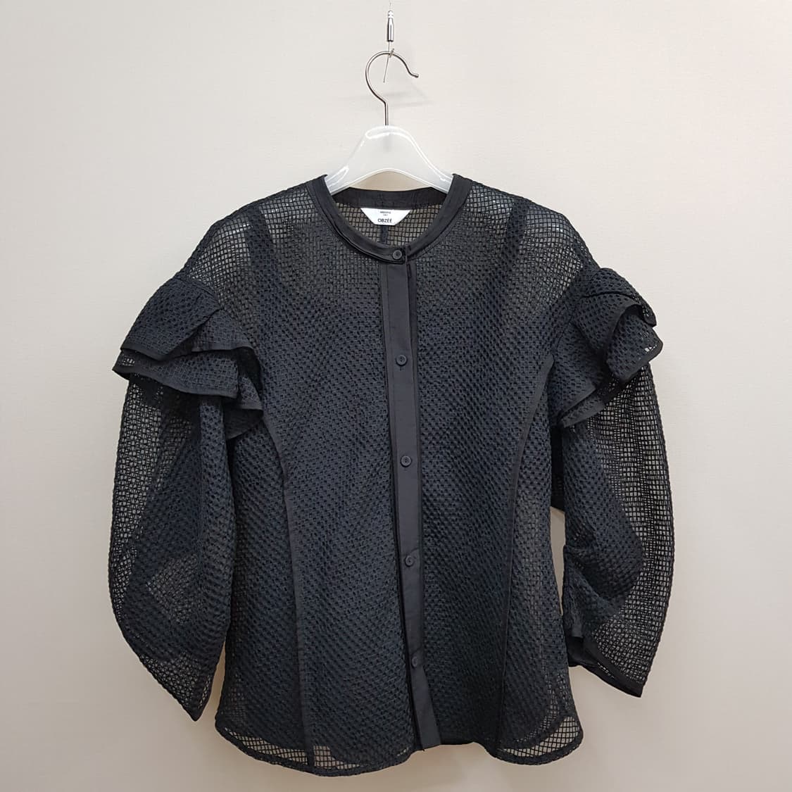 OBZEE 오브제 2022 메쉬소재  러플 블라우스 82-94-160 상품이미지1