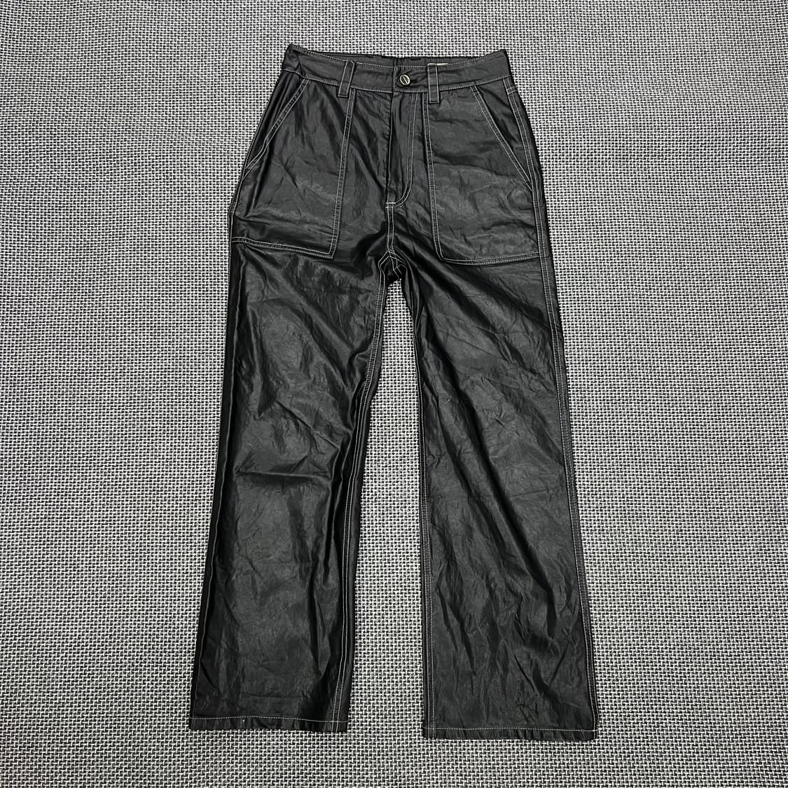 인사일런스 레더 플레어 팬츠 상품이미지1