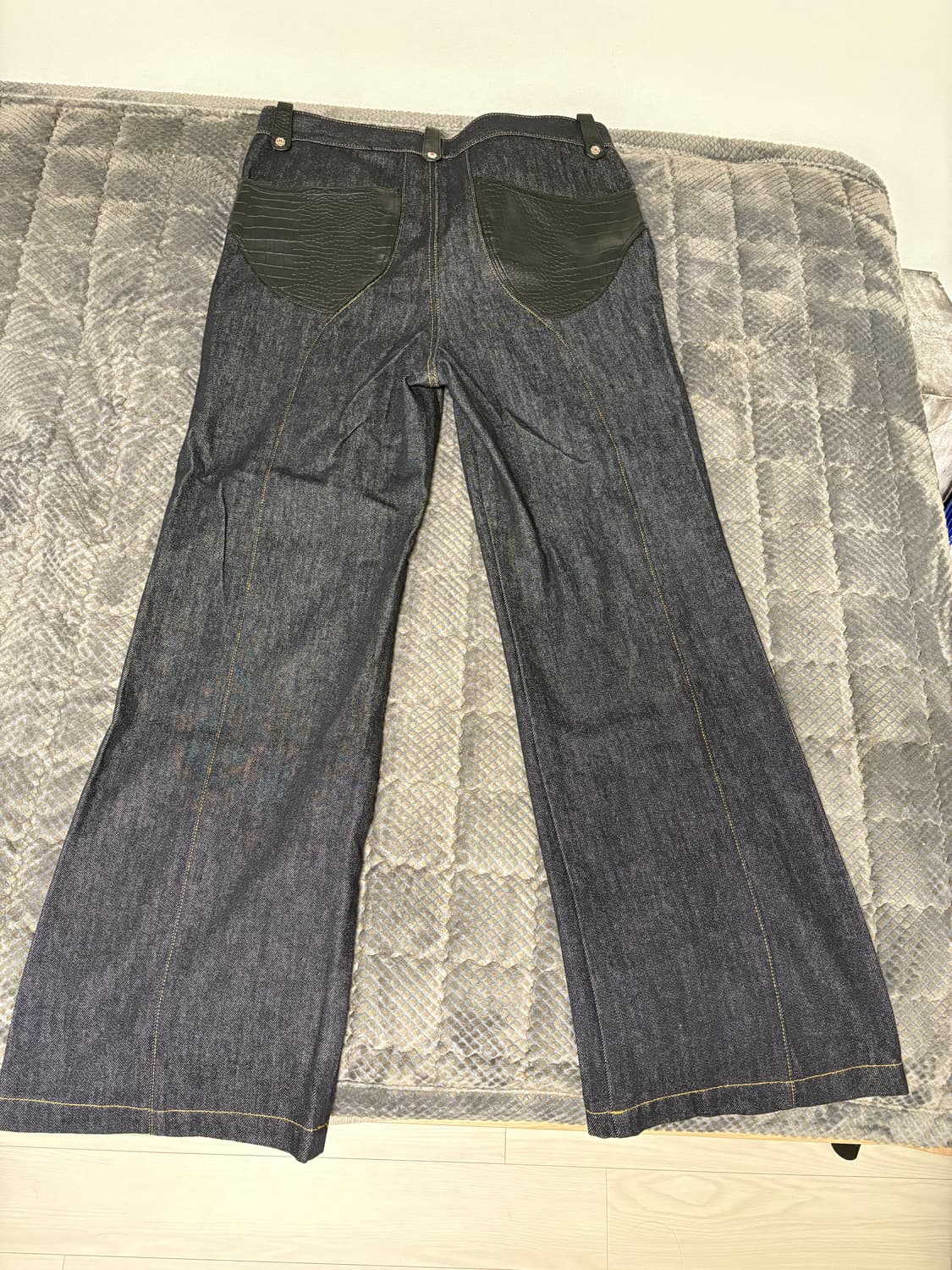 Crocodile Leather Patchwork Denim Pants 상품이미지2