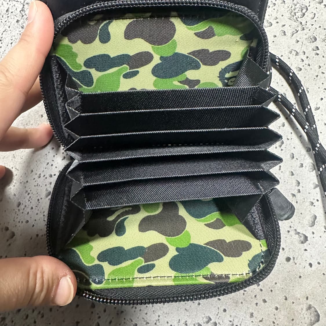 ✨ (바배) 베이프 미니 크로스백  상품이미지4