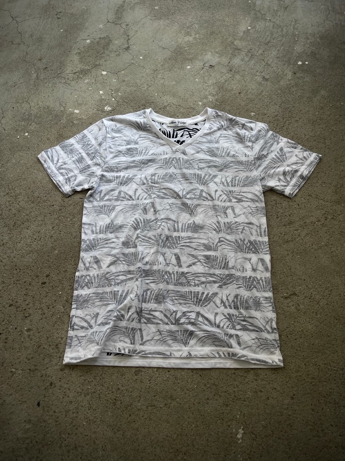 both v neck t 상품이미지1