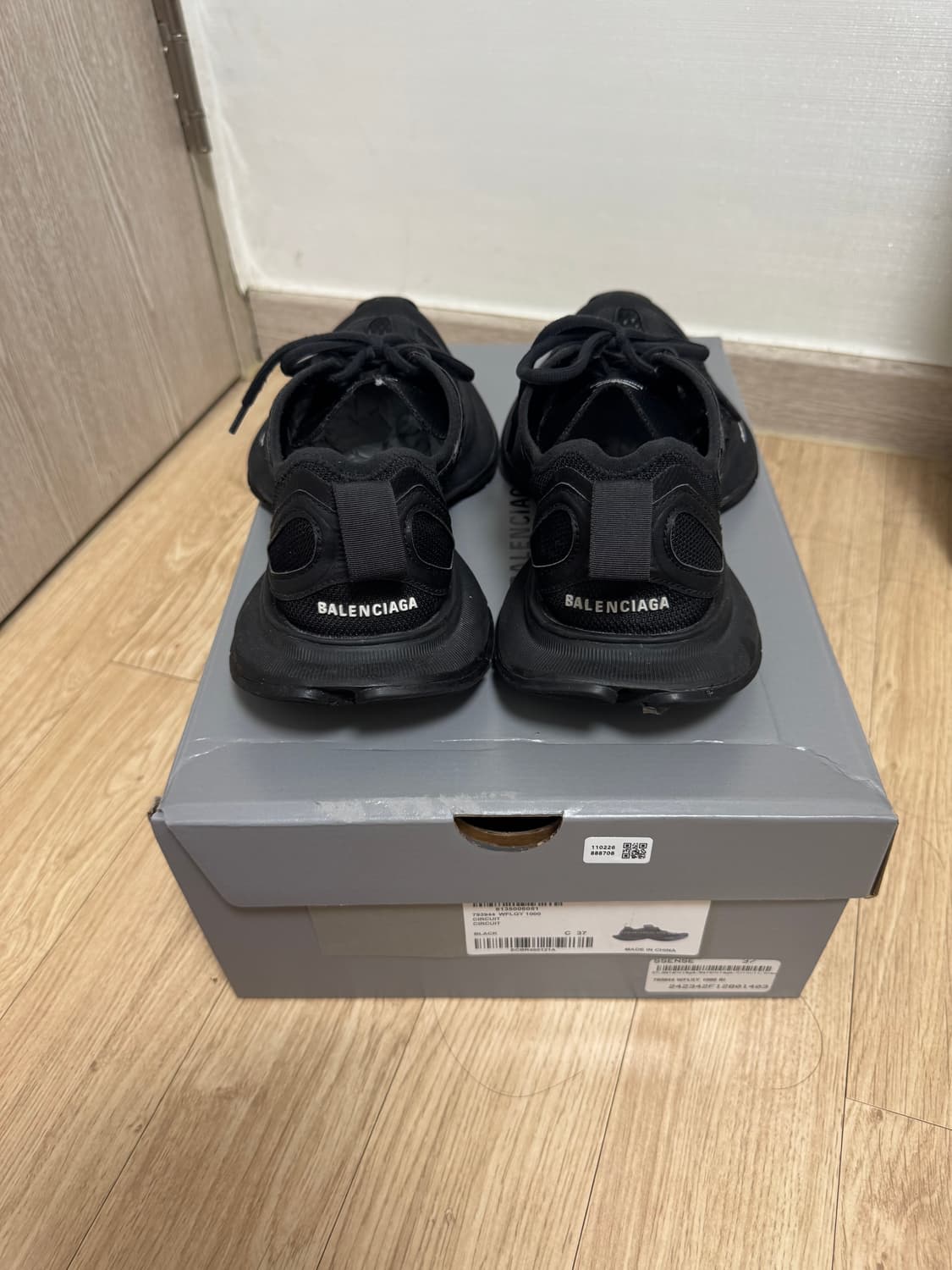 (37) 발렌시아가 서킷 스니커 블랙 상품이미지3