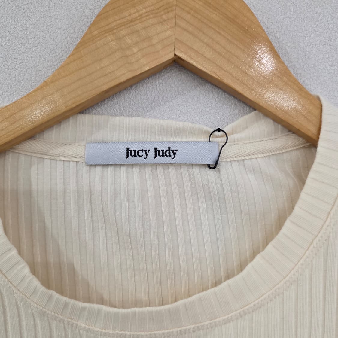 쥬시쥬디 크롭 니트 아이보리 85(새상품) 상품이미지2