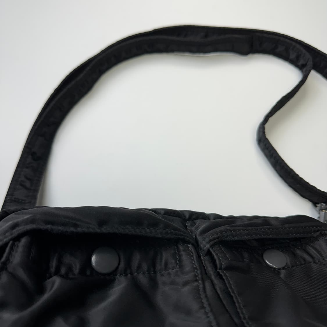 PORTER TANKER SHOULDER BAG 포터 탱커 숄더백 상품이미지5