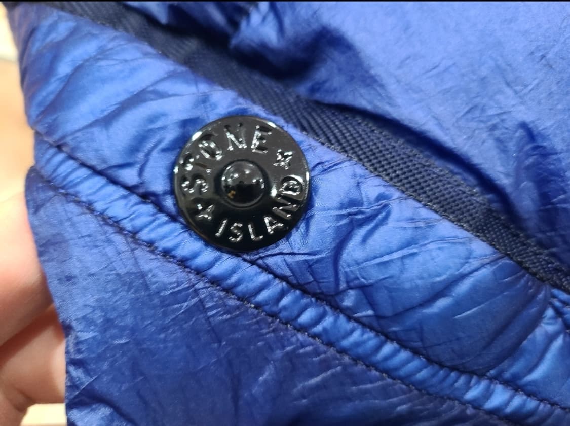 스톤아일랜드 30주년 가먼트 다이드 나일론 패딩조끼(블루네이비) 상품이미지5