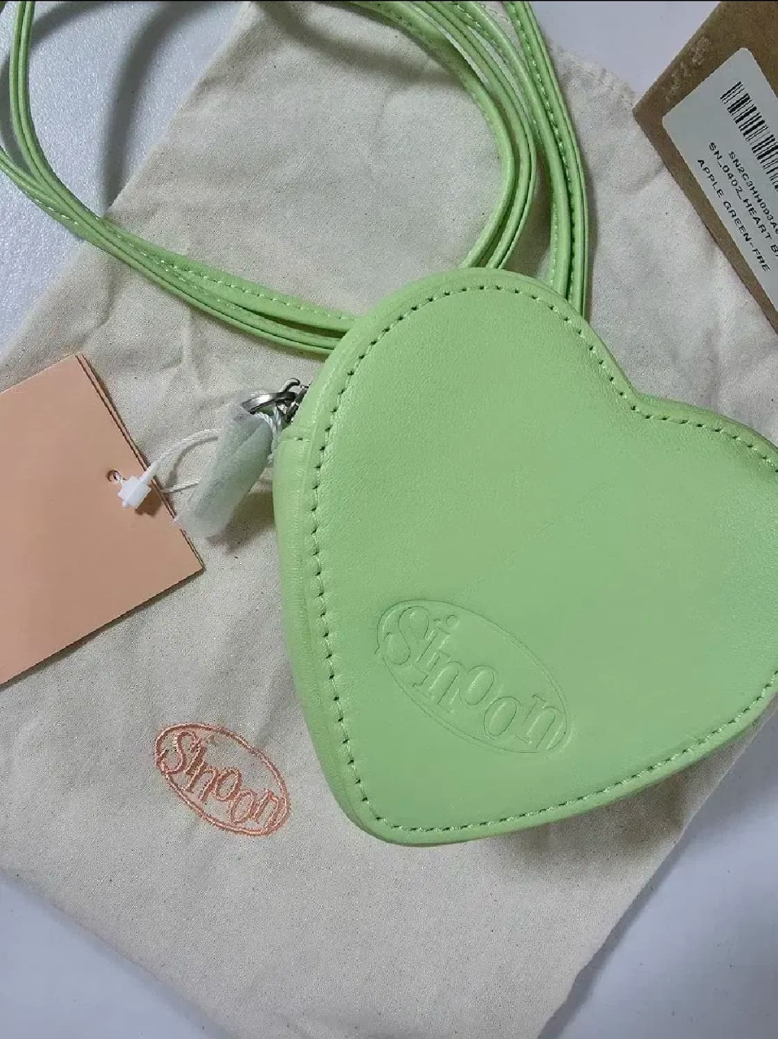 [새상품] 시눈 하트백 - 애플 그린 상품이미지2