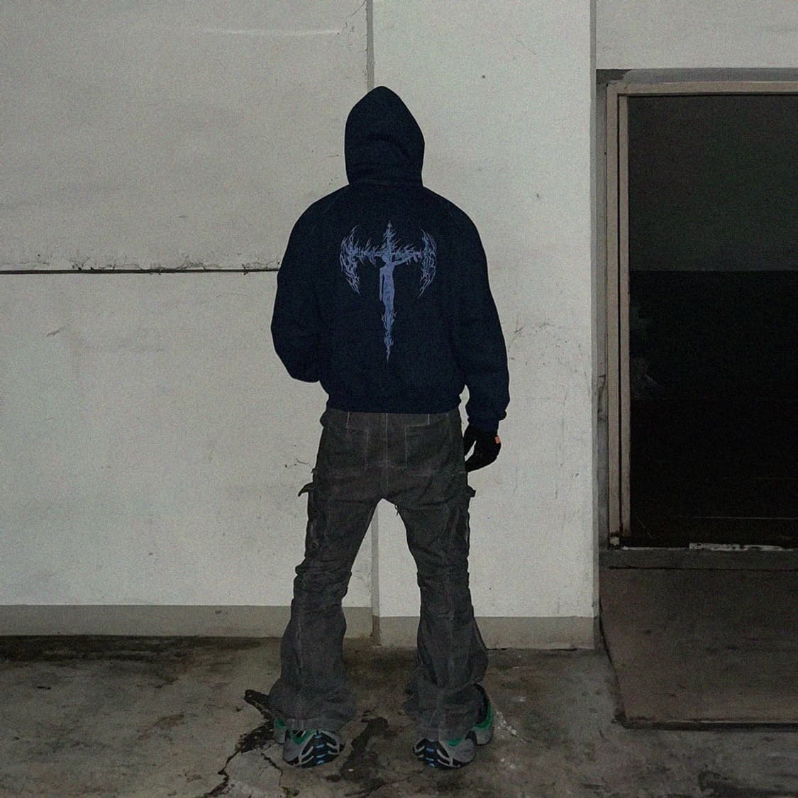 [착용 1회] AOP 에이옵 나팔 플레어 카고 팬츠 - 스톤 블랙 상품이미지5