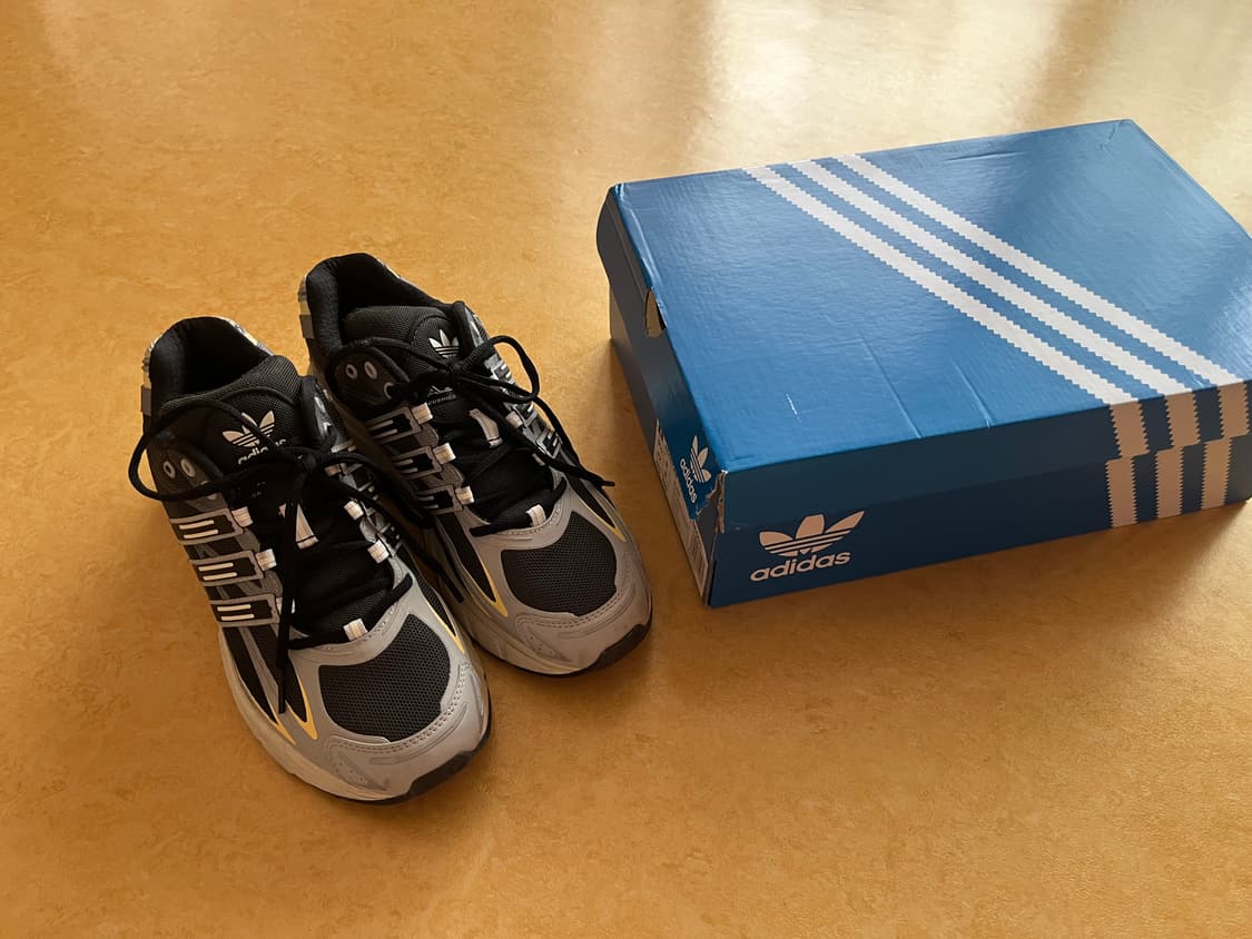 아디다스 아디스타 쿠션 서울 블랙 그레이 265 운동화 러닝화 상품이미지2