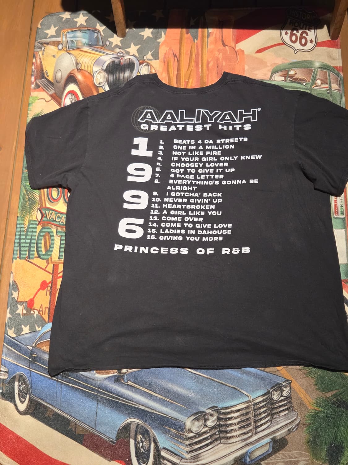 알리야 R&B 가수 기념 티셔츠 상품이미지2