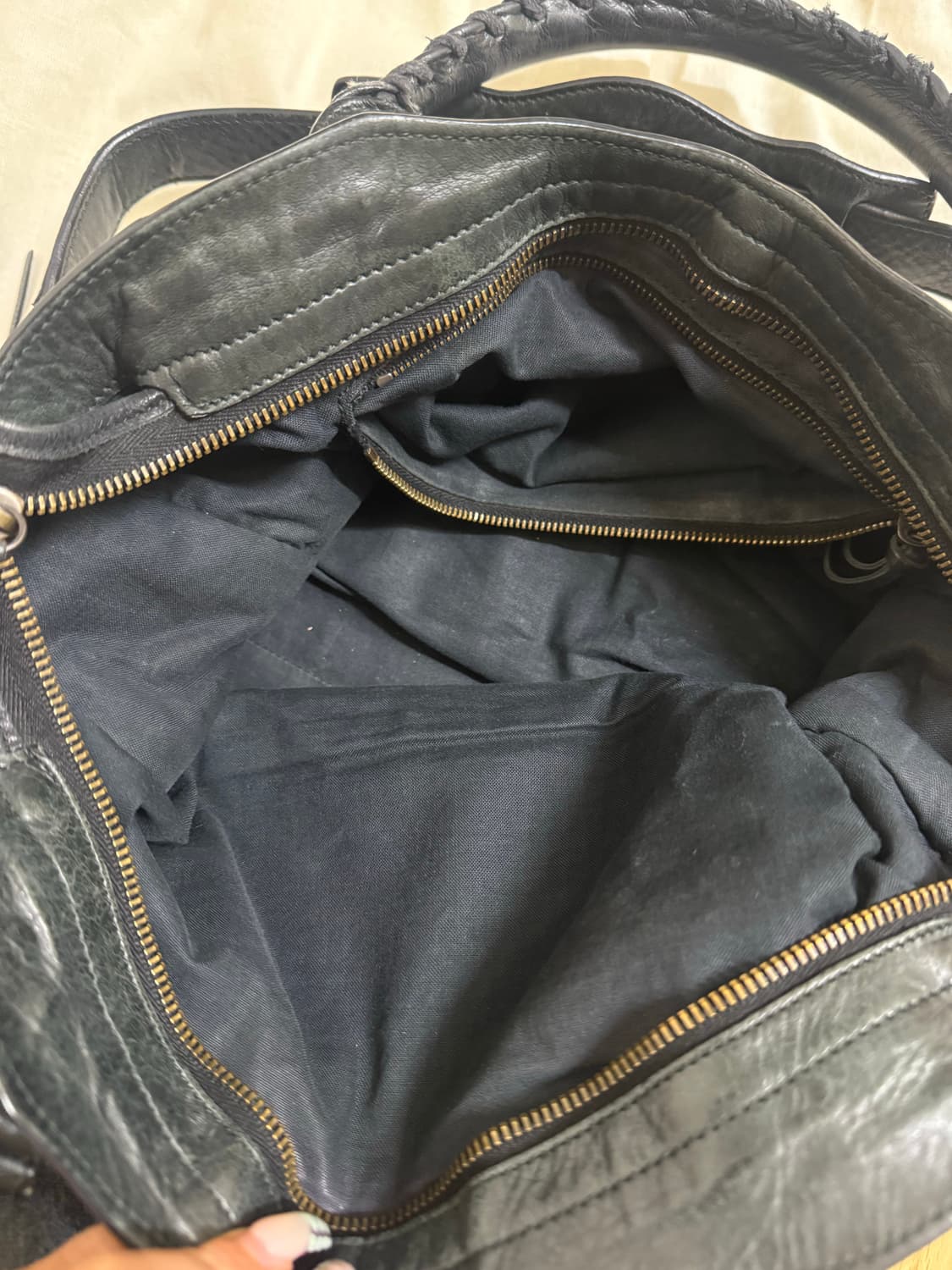 Balenciaga 모터백 시티백 미듐 상품이미지4