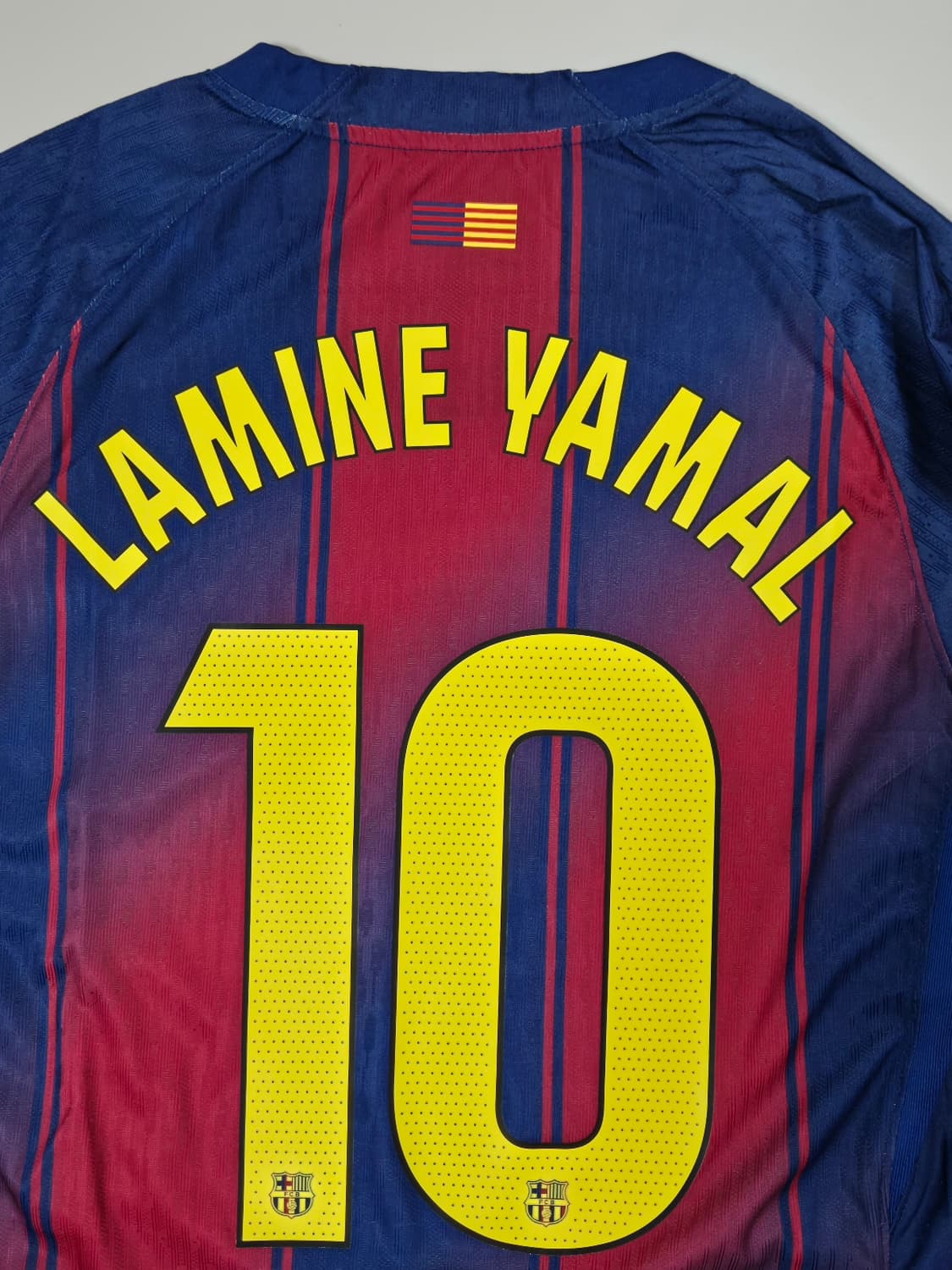 25-26 바르셀로나 에드시런 콜라보킷 라민 야말 유니폼 M사이즈 상품이미지7