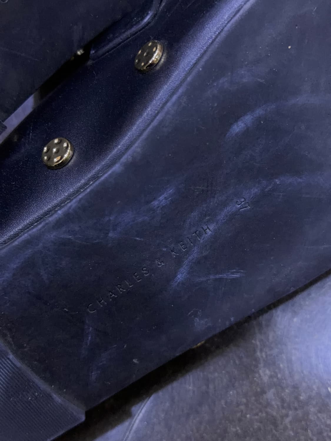 찰스앤키스 해머드 버클 스터드 포인티드 토 뮬 슬리퍼 235 상품이미지10