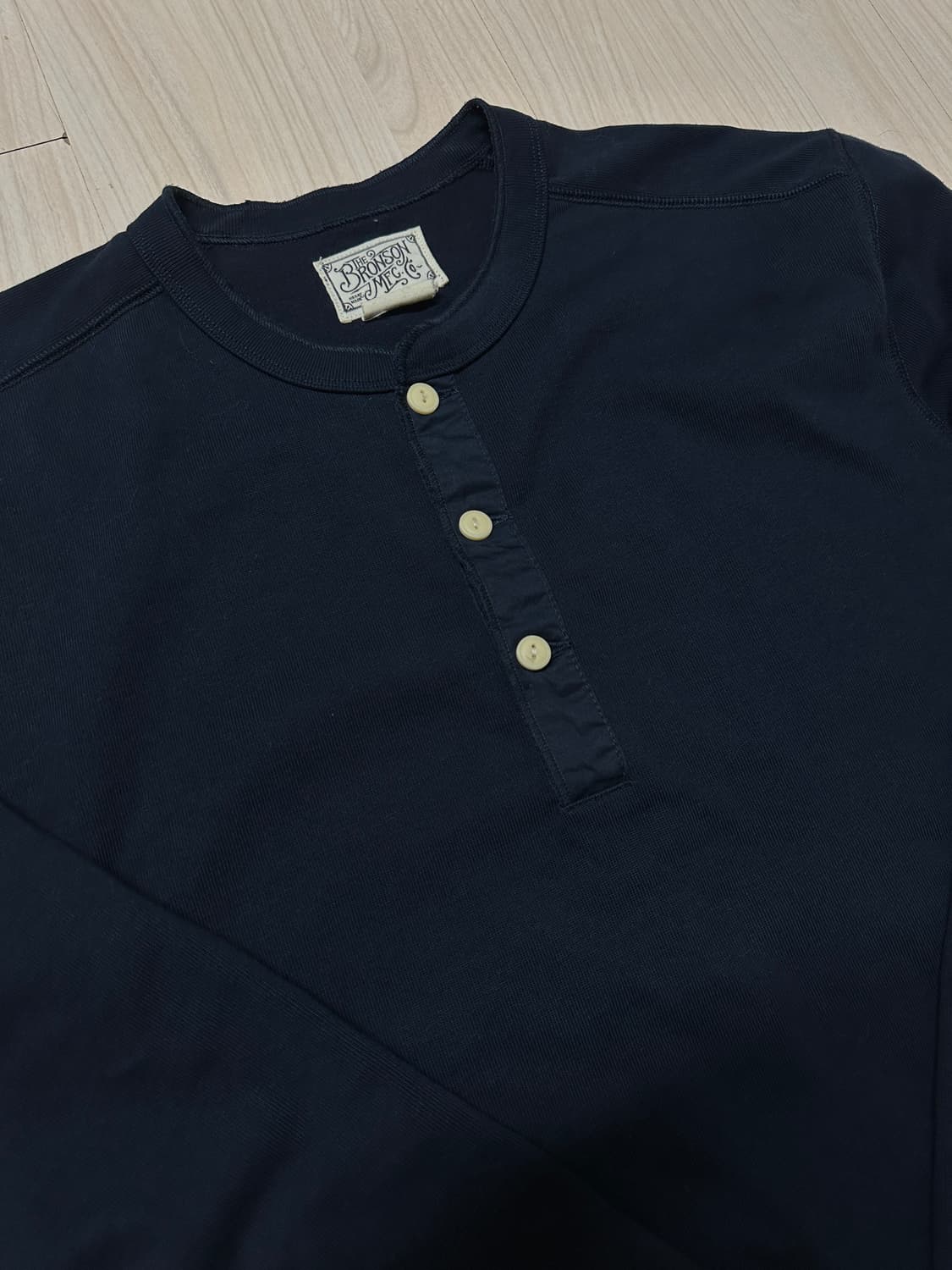 [L] 브론슨 빈티지 롱슬리브 헨리넥 네이비 상품이미지3