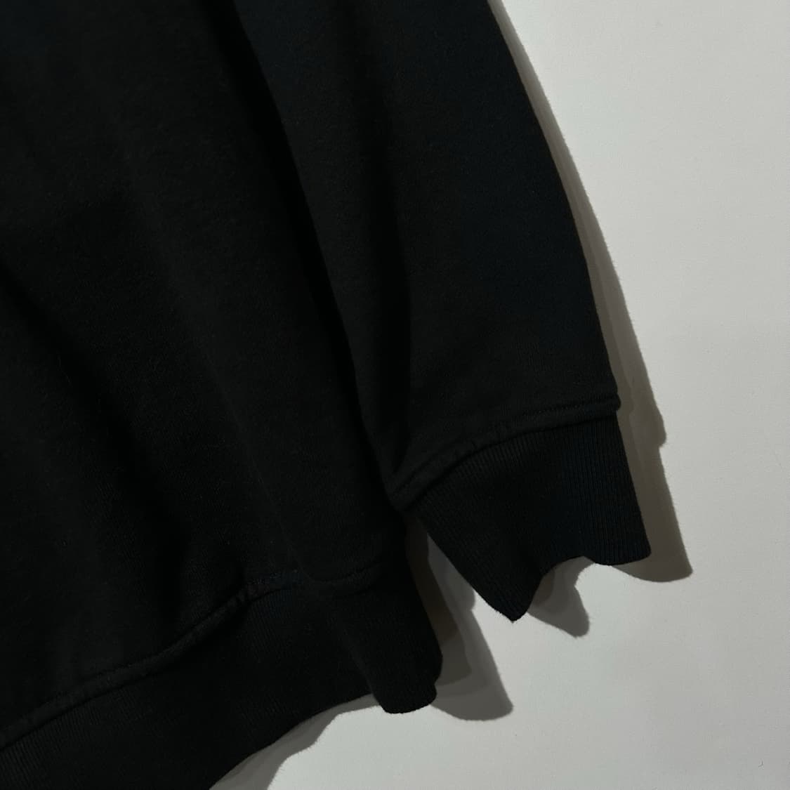 아미 하트로고 맨투맨 블랙 상품이미지6