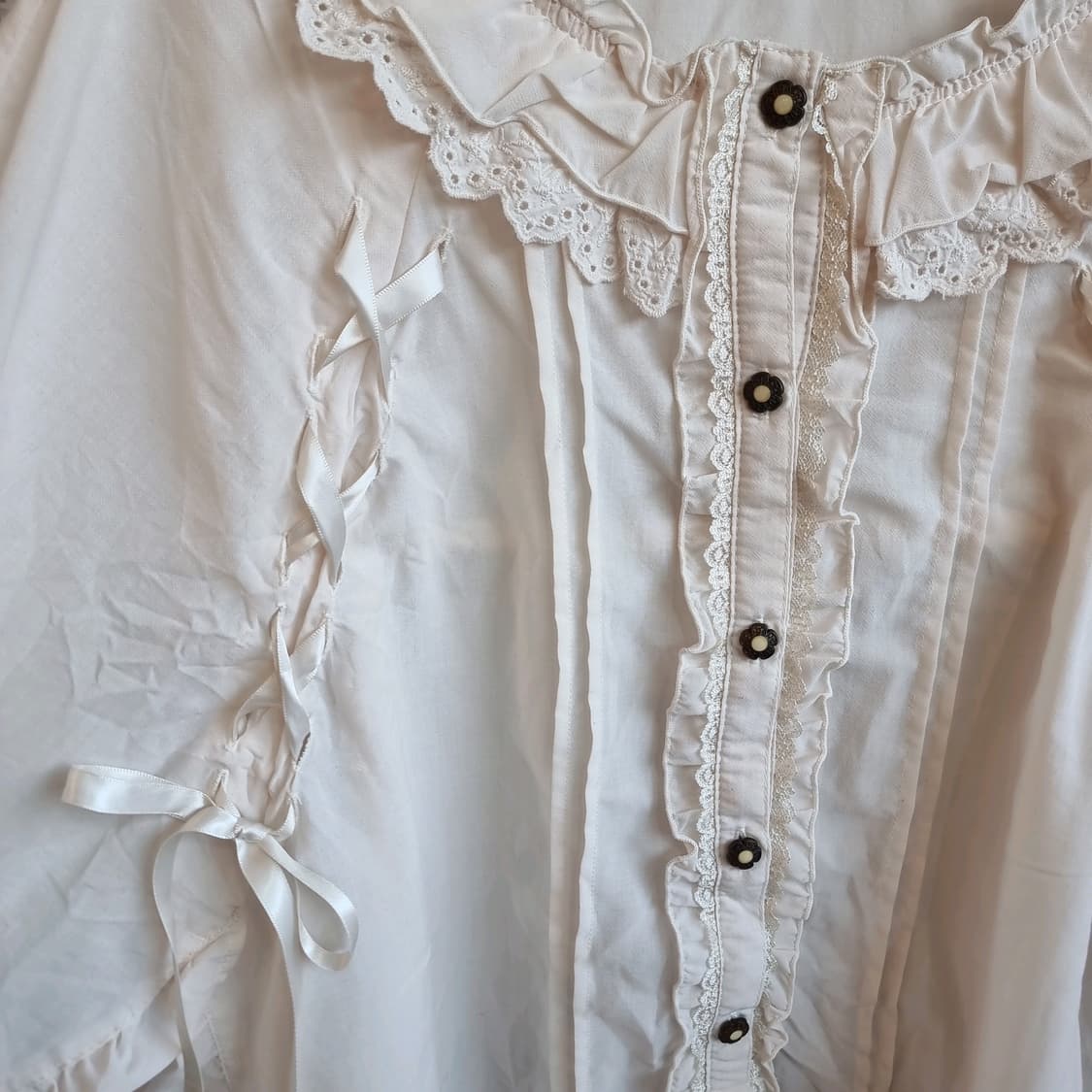 망또 디자인axes femme(액시즈팜) 로맨틱 레이스 블라우스 상품이미지4