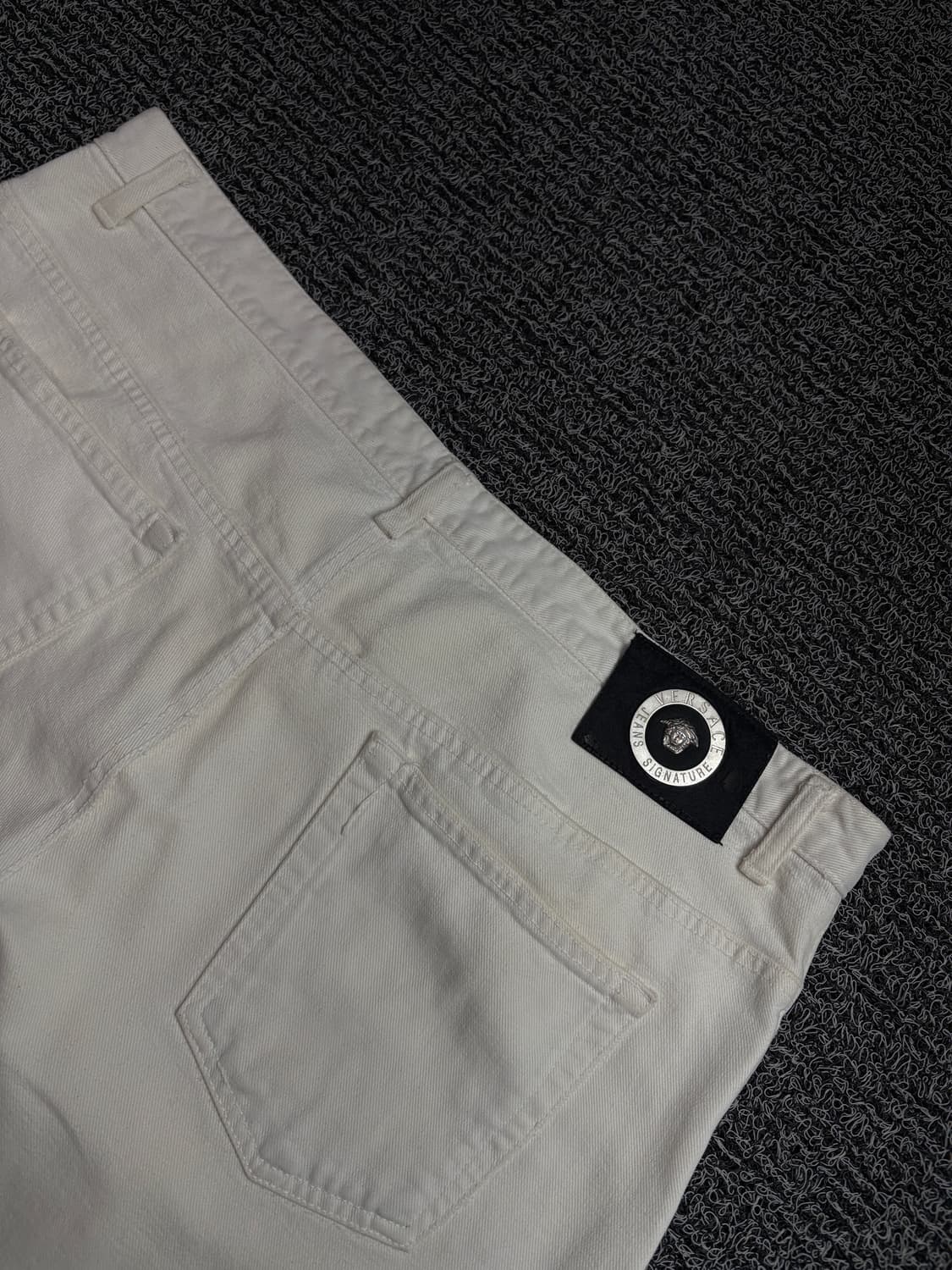 90s 베르사체 메두사 가죽 패치로고 화이트 데님 팬츠 1857 상품이미지5