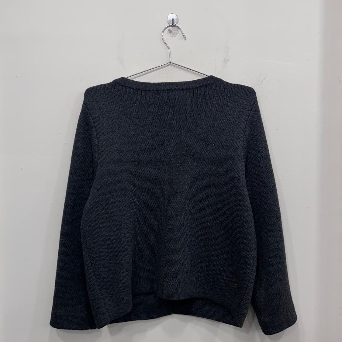 에잇세컨즈 금장버튼 라운드 니트 가디건 상품이미지5