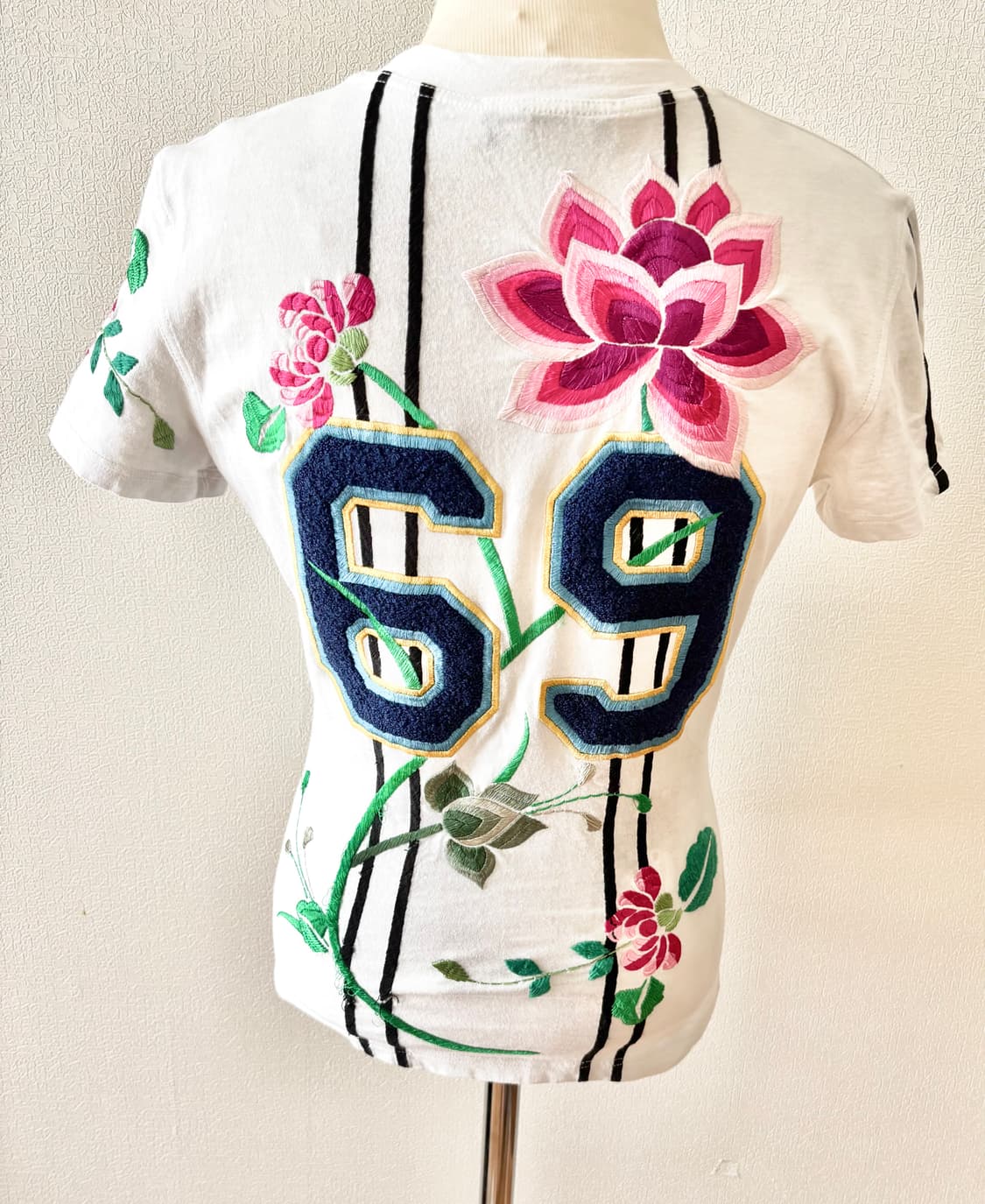 03FW 크리스찬 디올 존 갈리아노 Adiorable 69 자수 티셔츠 상품이미지10