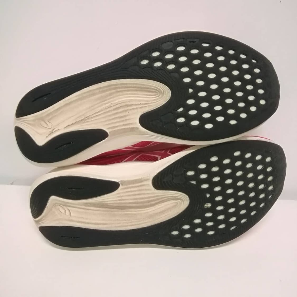 아식스 여성 러닝화 에보라이드 스피드 - 235사이즈 (상태 최상) 상품이미지9