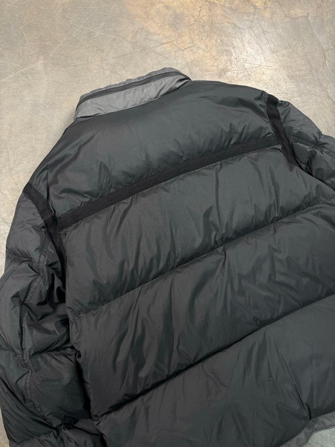 이스트로그 X 시리즈 필드 다운 패딩 상품이미지5