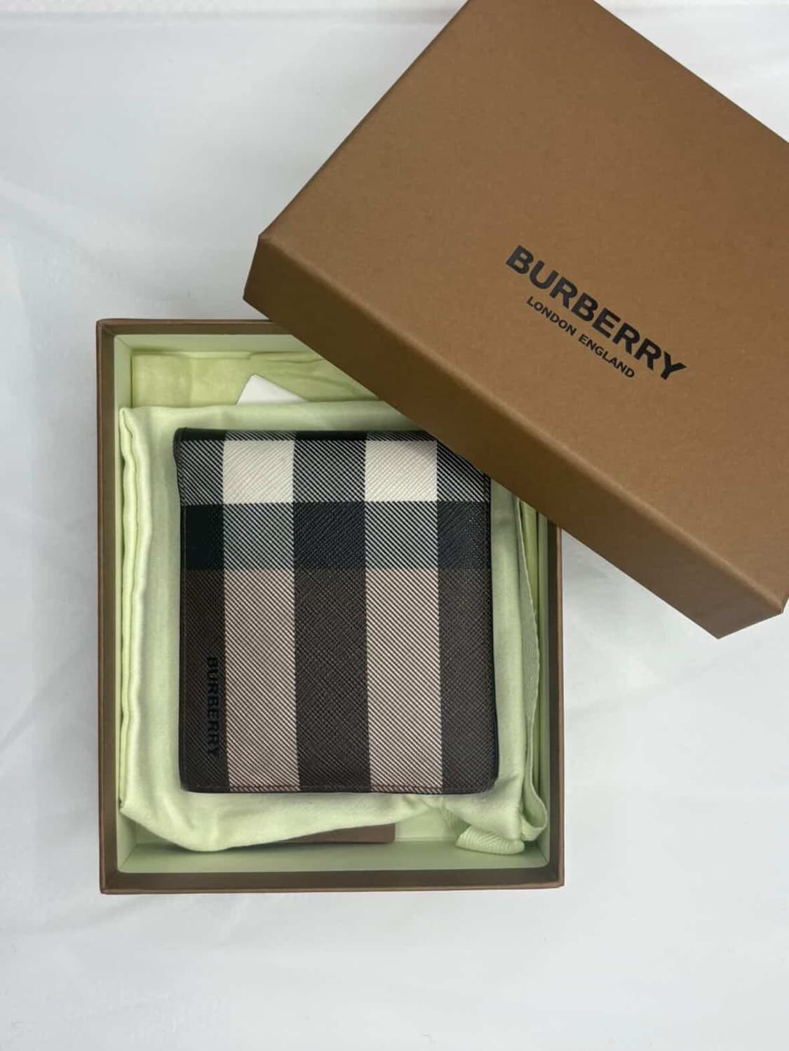 버버리 체크 반지갑 상품이미지1