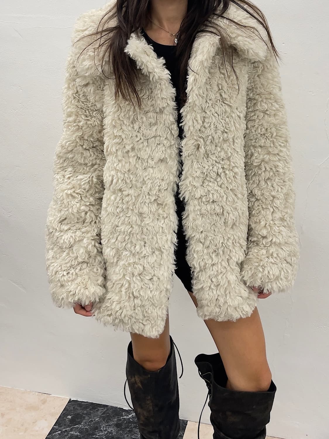 지니픽 퍼 자켓 Puffy fur coat 아이보리 상품이미지1