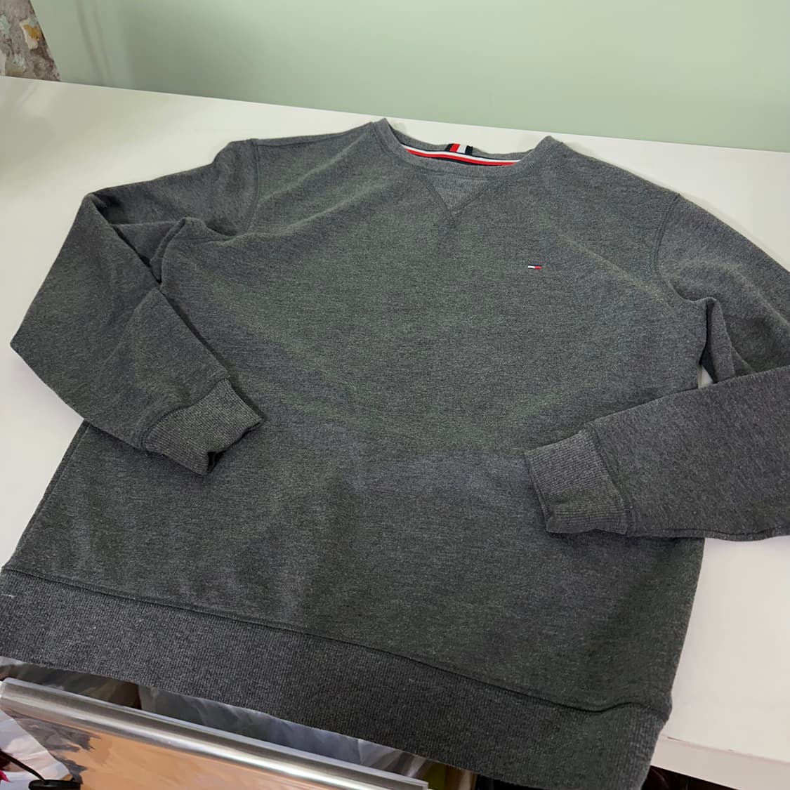 S 90 타미힐피거 챠콜 기본로고 코튼 맨투맨 상품이미지3