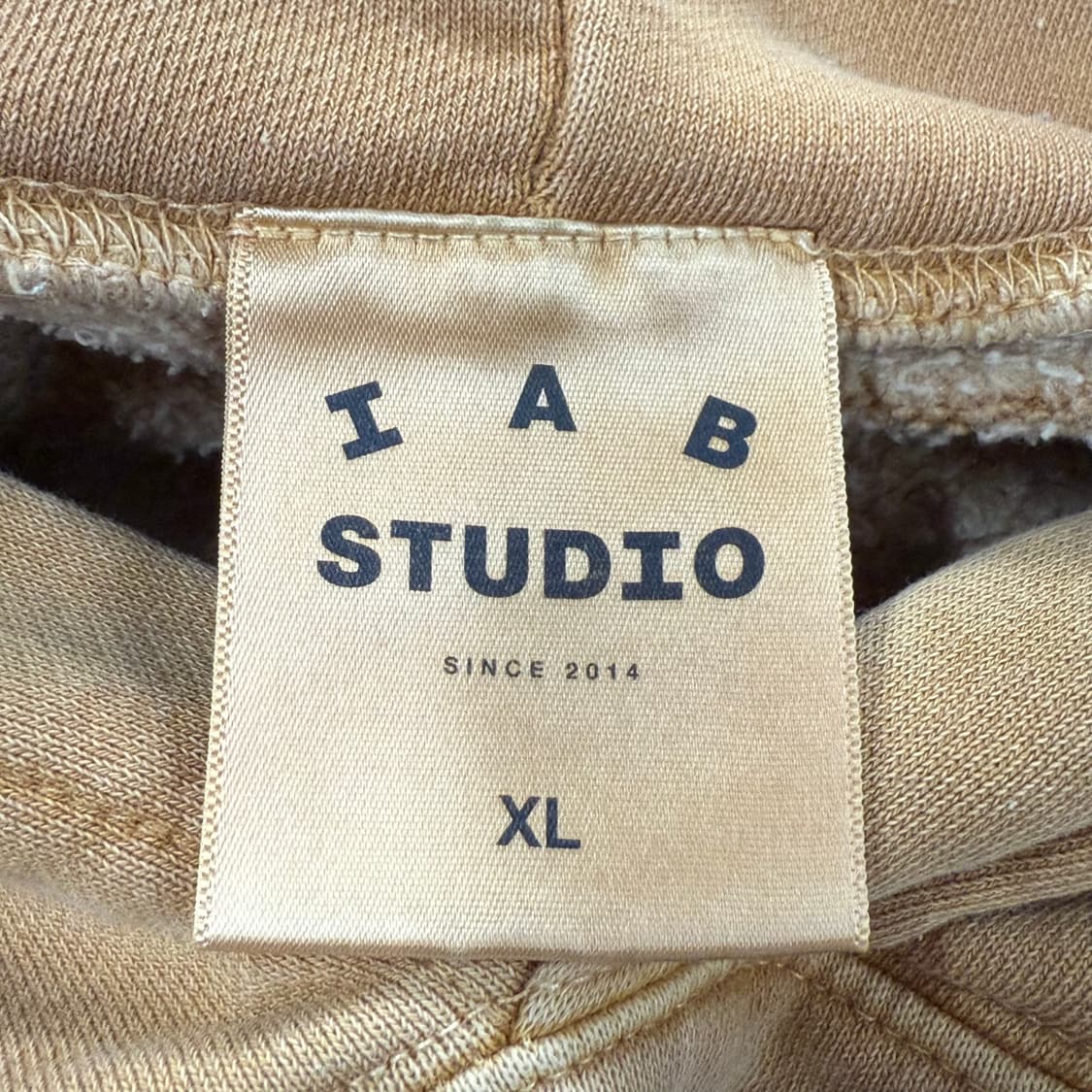 아이앱스튜디오 카멜 베이지 민트 로고 후드티 상품이미지5