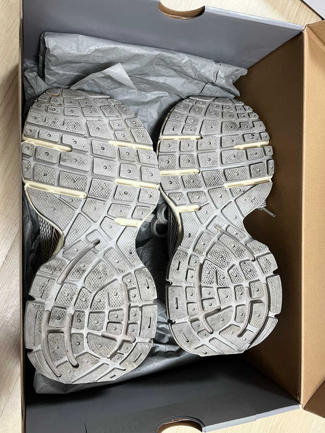 발렌시아가 3XL 라이트 베이지 41 상품이미지4