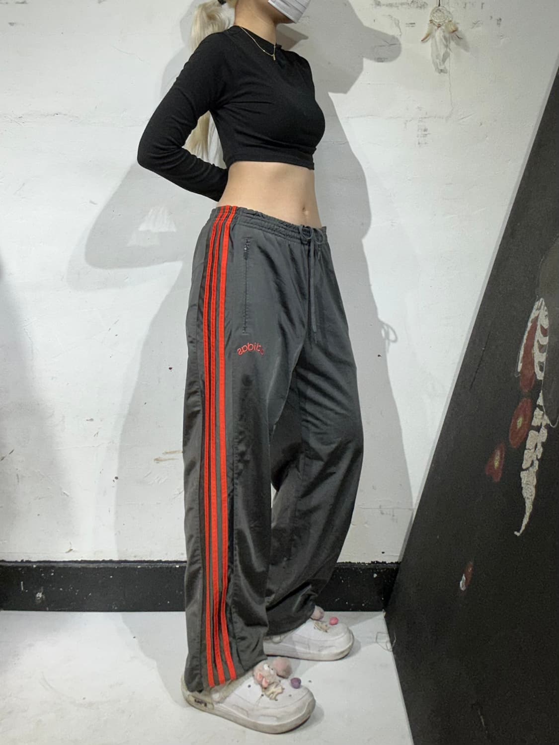 아디다스 차콜 오렌지 삼선 와이드 스펠아웃 트레이닝 팬츠 추리닝 바지 M 상품이미지1