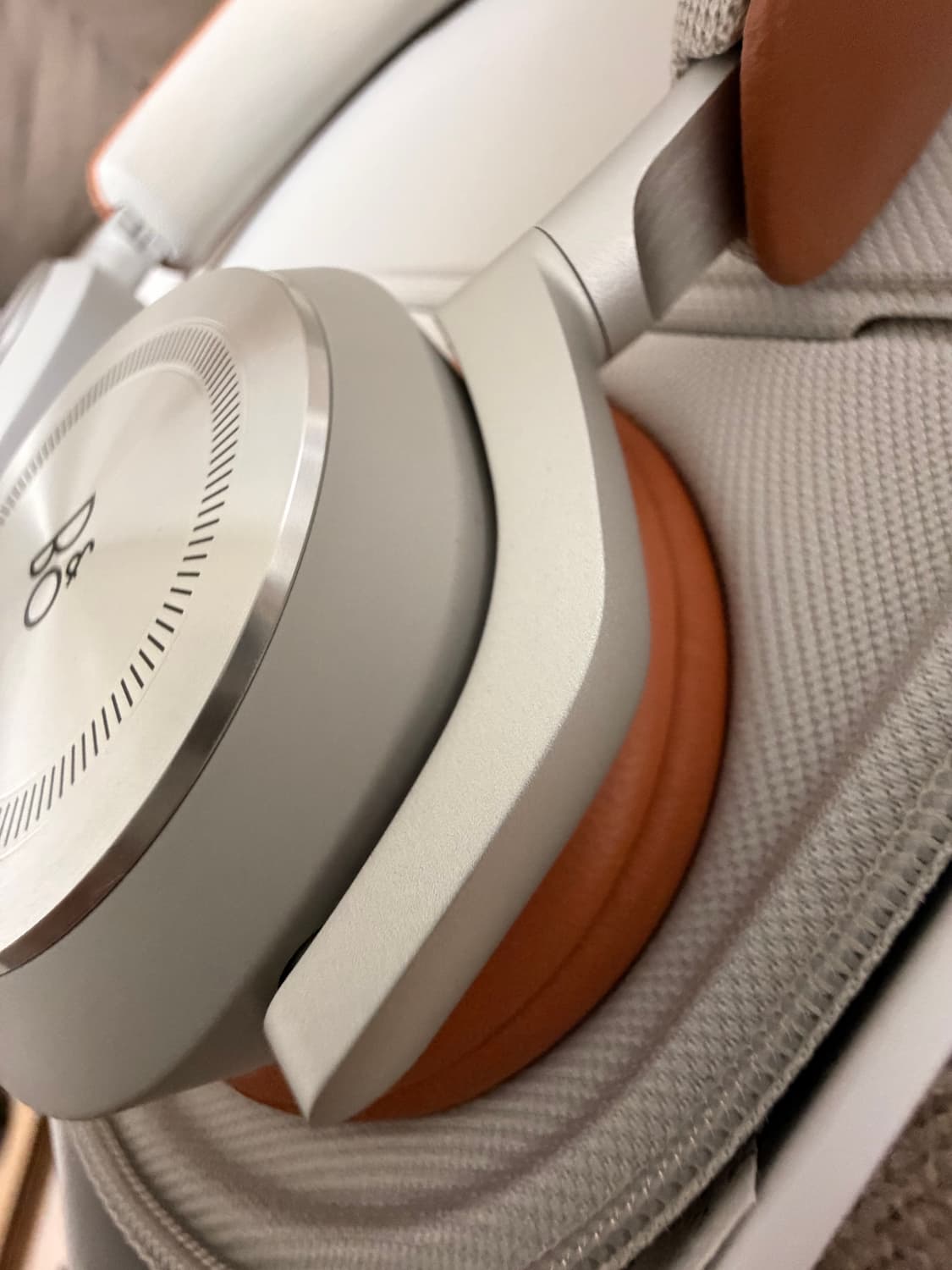 뱅앤올룹슨 HX 팀버 상품이미지3