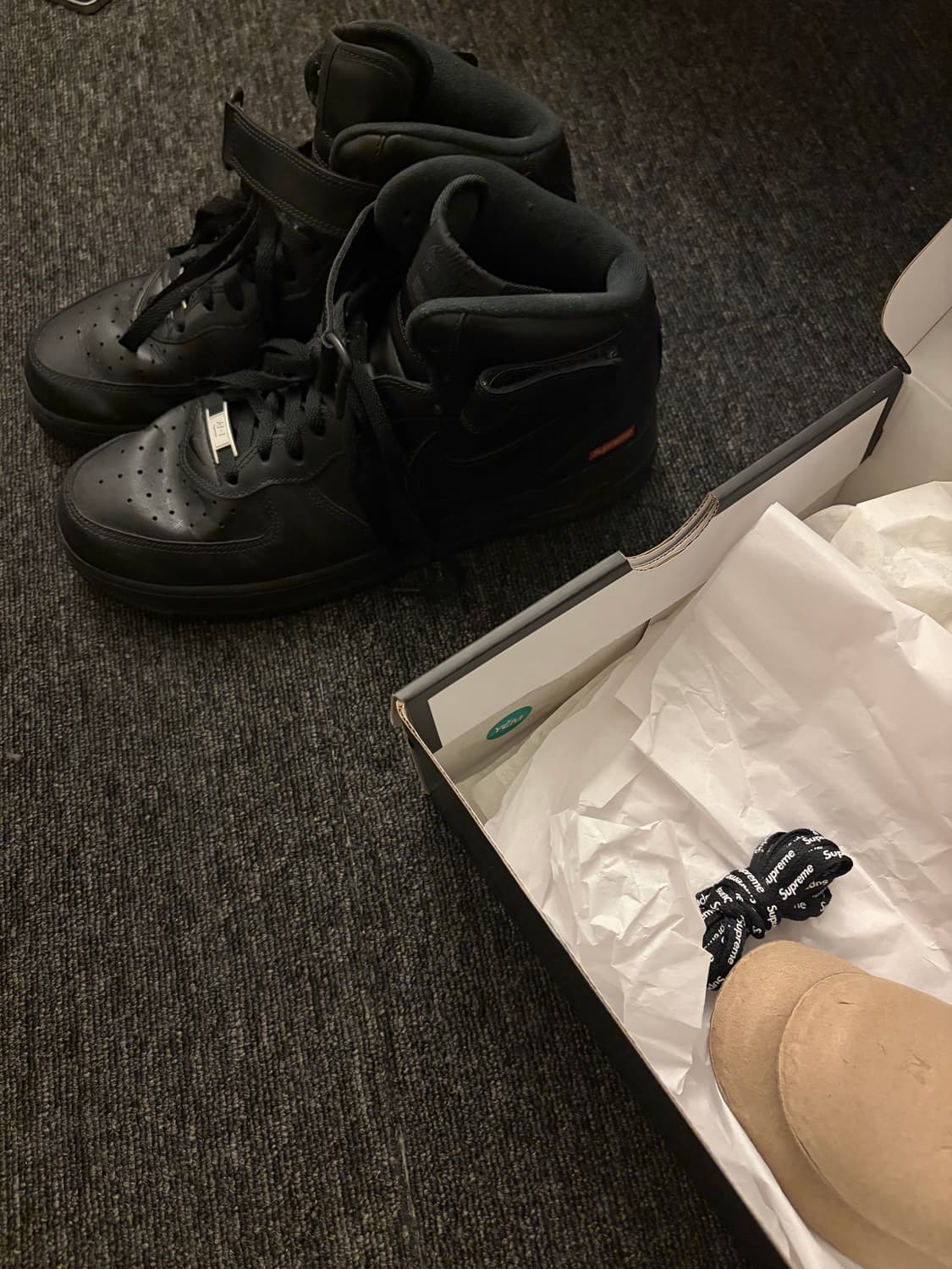 슈프림 나이키 에어포스 미드 280 상품이미지1