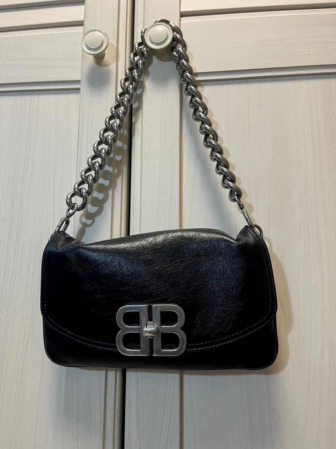 발렌시아가 BB 소프트 스몰 플랩백 블랙 상품이미지2
