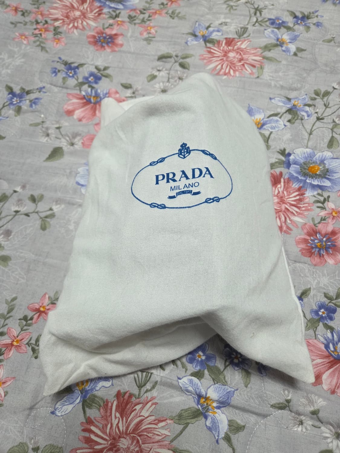 삼각 은장로고 사피아노 크로스백 블랙 상품이미지9