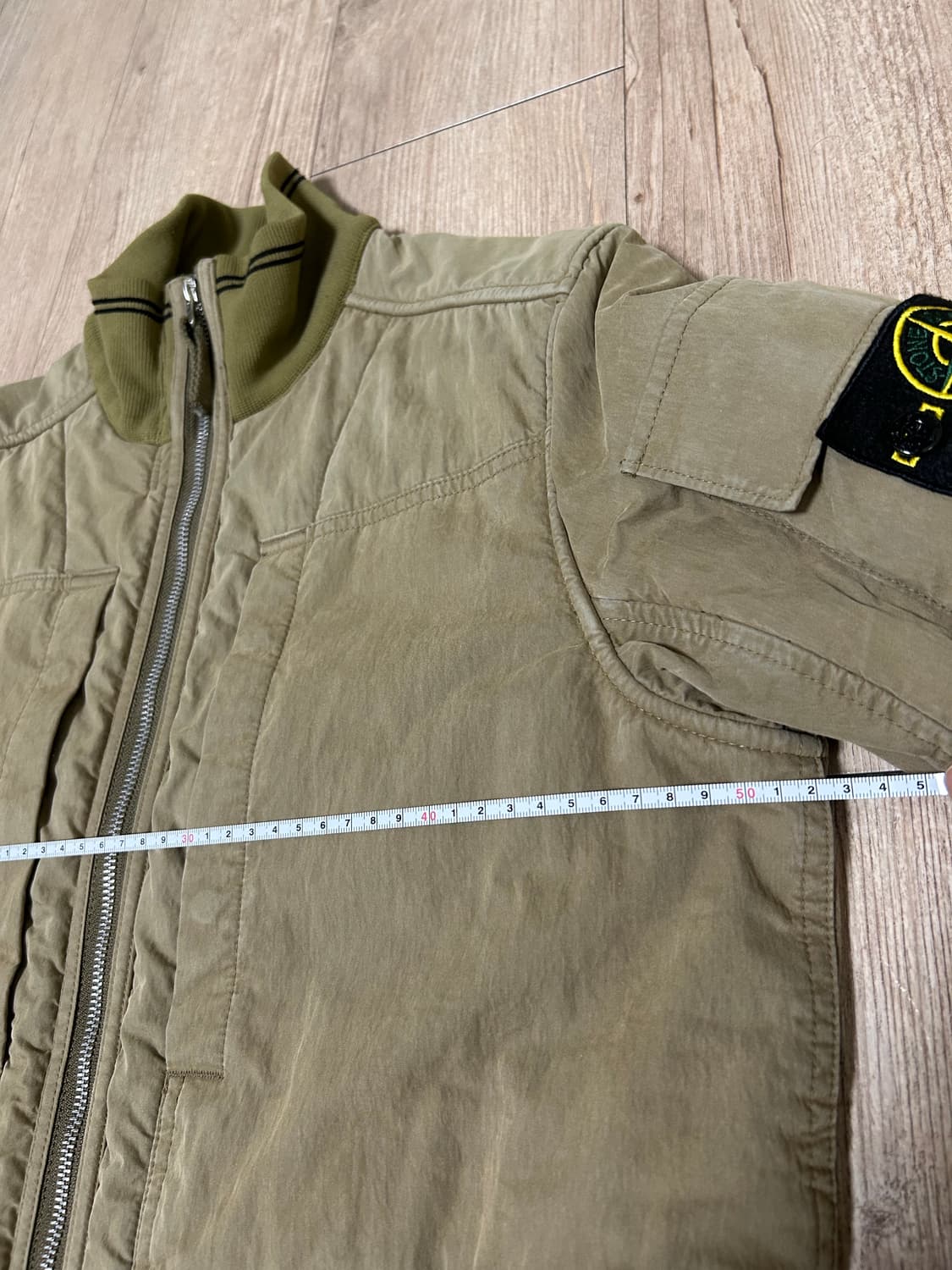 스톤아일랜드 카키 봄버 자켓 상품이미지5