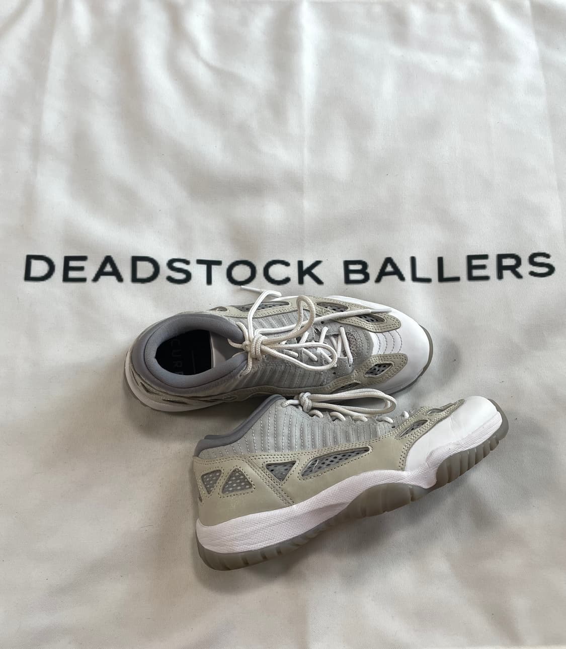 에어조던11 ie 레트로 라이트 오레우드 브라운 상품이미지1