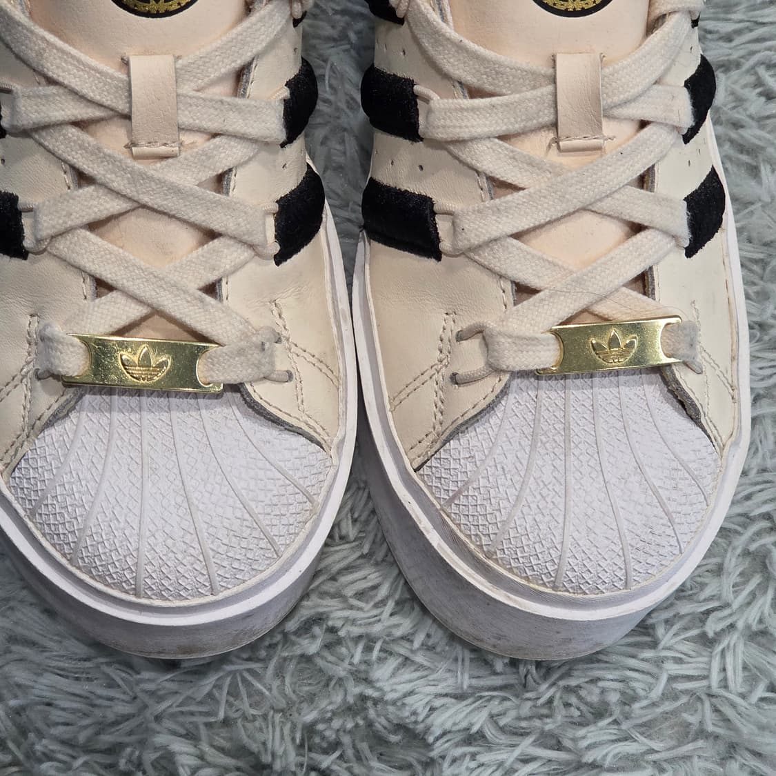 8w-30:아디다스 오리지널스 슈퍼스타 볼드 플랫폼 화이트 블랙 225m 상품이미지7