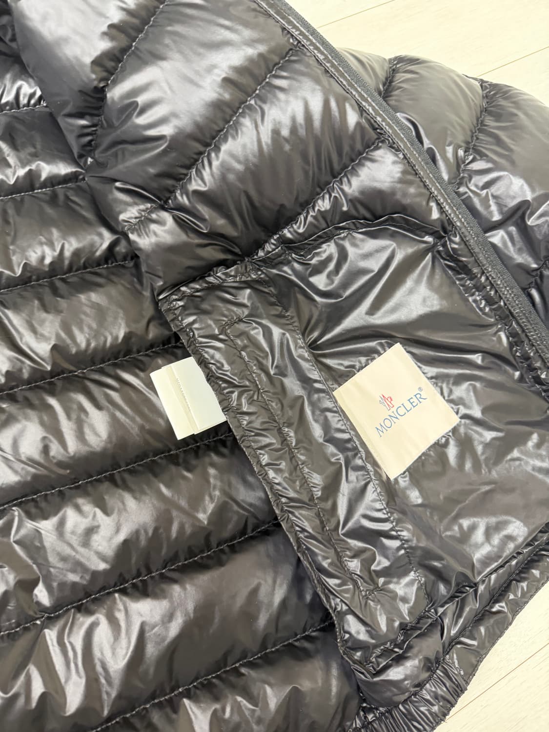 백화점판) 몽클레르 아코루스 3 사이즈  상태 하자 구멍 당연 없이 깔끔 상품이미지5