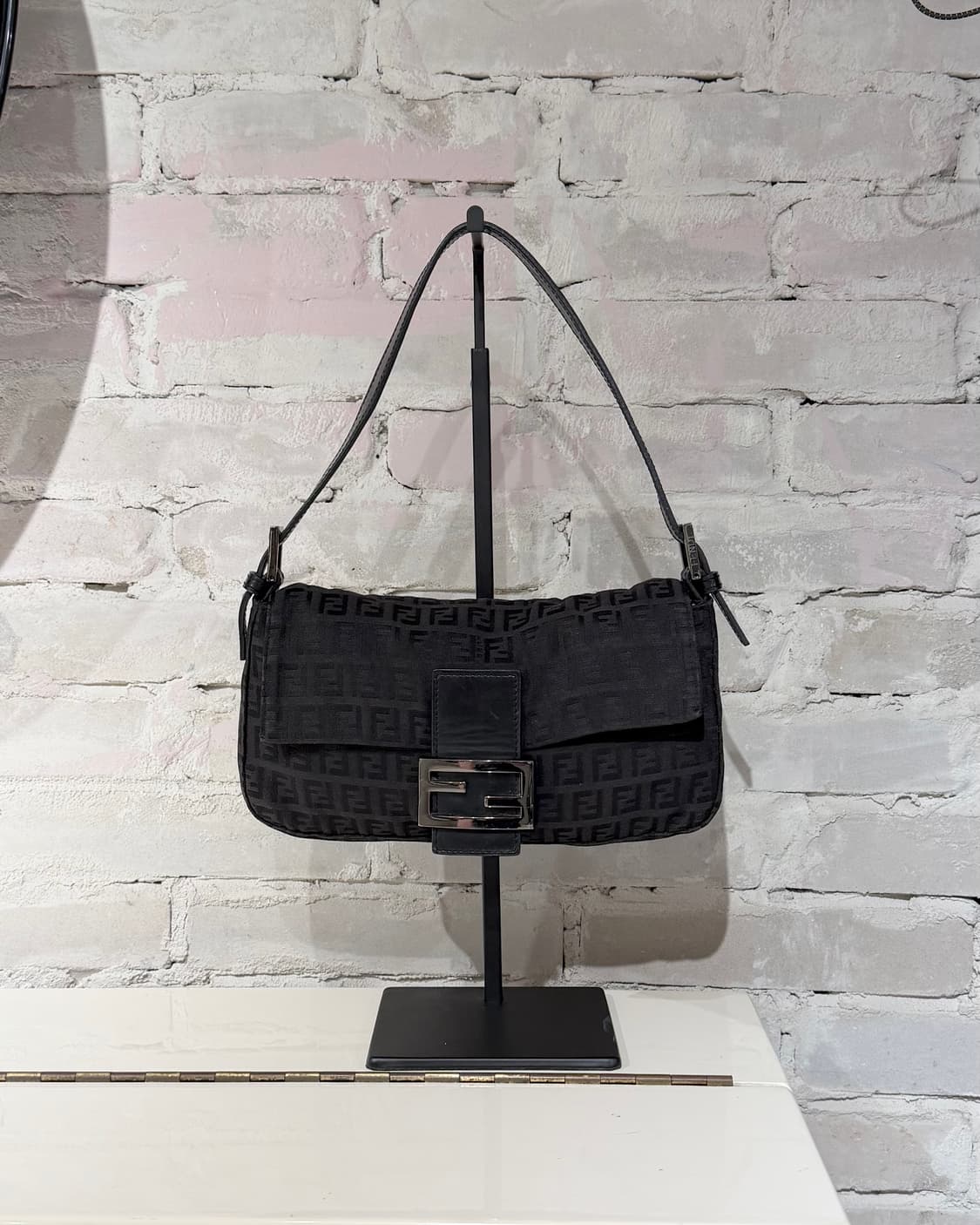 펜디 다크브라운 주키노 바게트 백 상품이미지1