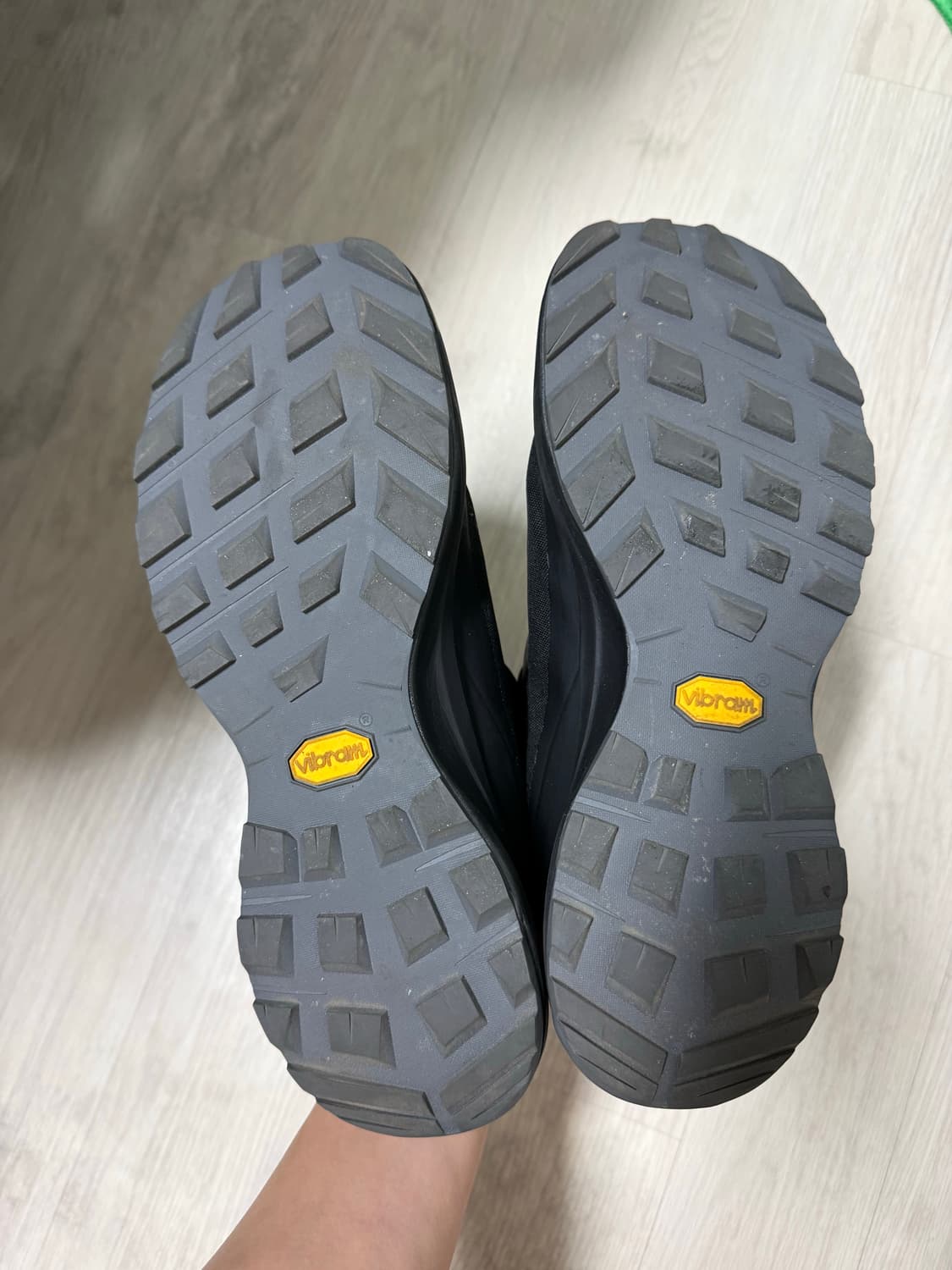 아크테릭스 에어리어스 FL 미드 GTX 상품이미지2