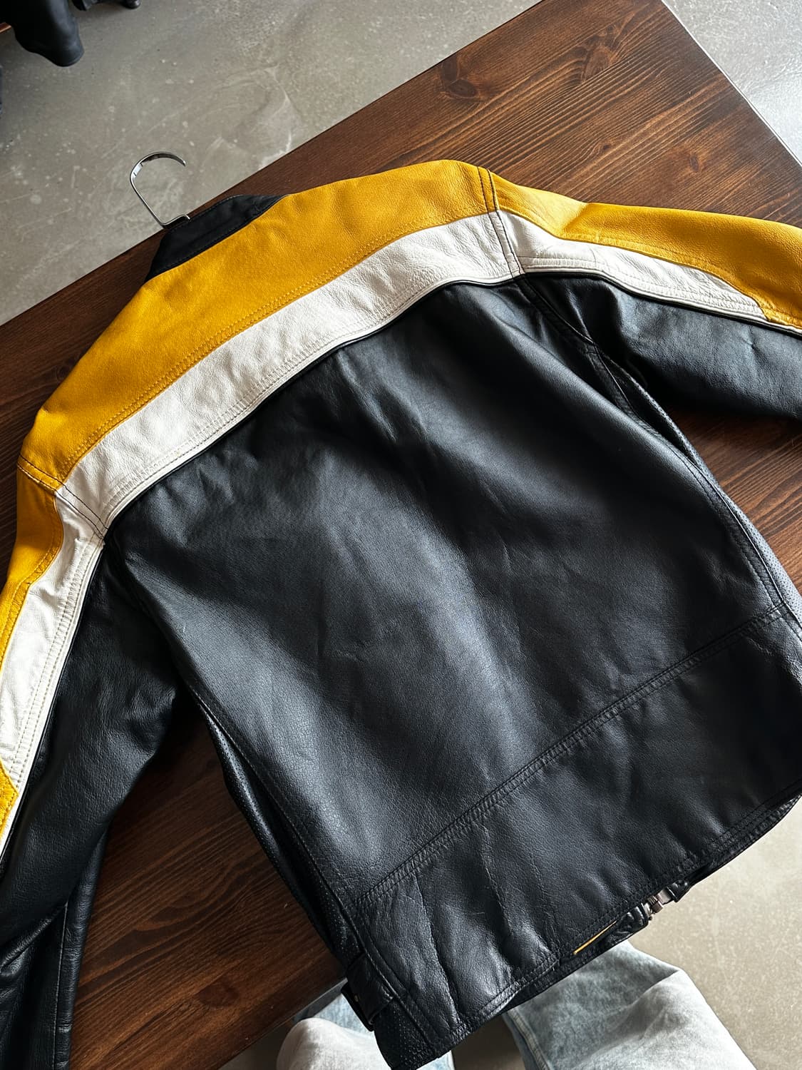 Wilson Leather M. JULIAN 라인 레이싱 자켓 상품이미지5