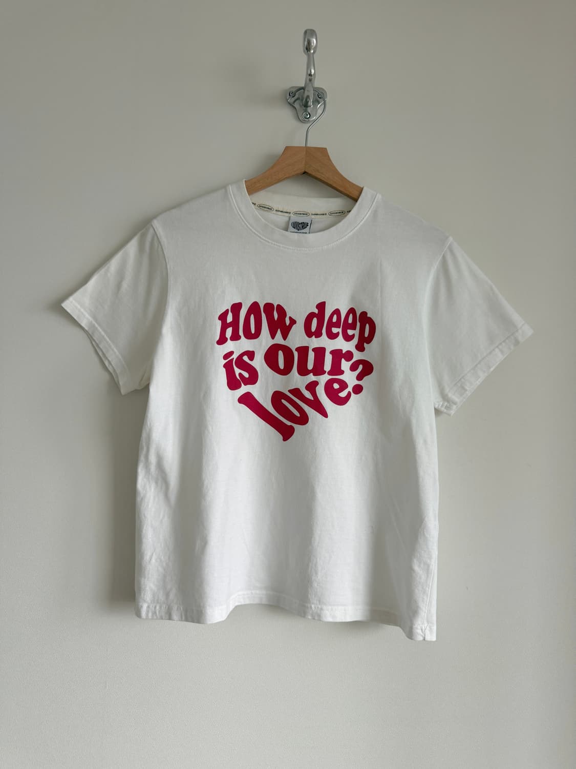 러브이즈투르(LUVISTRUE) 반팔 티셔츠 상품이미지1