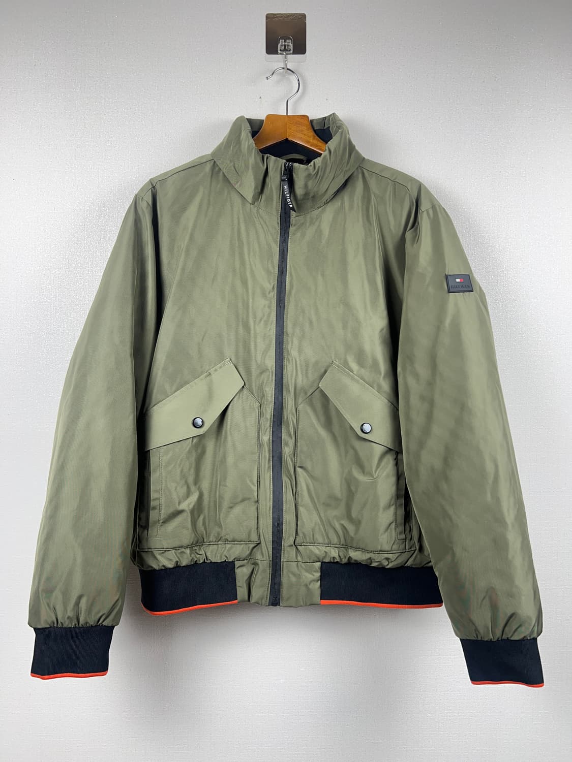 타미힐피거 남성 봄버 패딩자켓 카키 105 상품이미지1