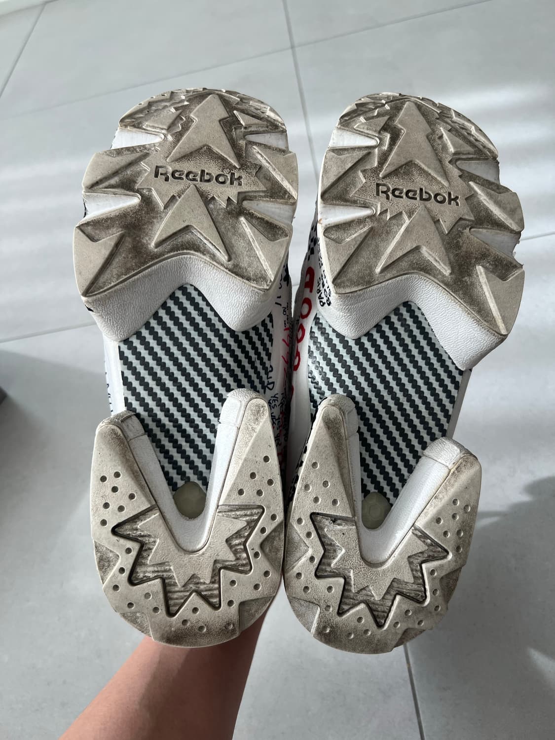 리복 x 베트멍 낙서 퓨리 270 상품이미지8