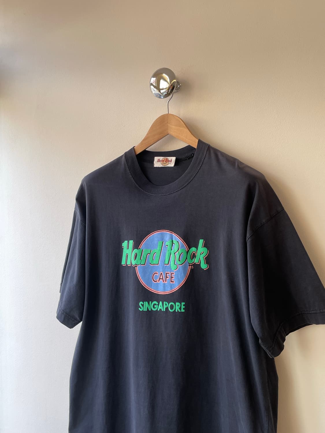 Hard rock cafe ‘Singapore’ Faded T-shirt 상품이미지3