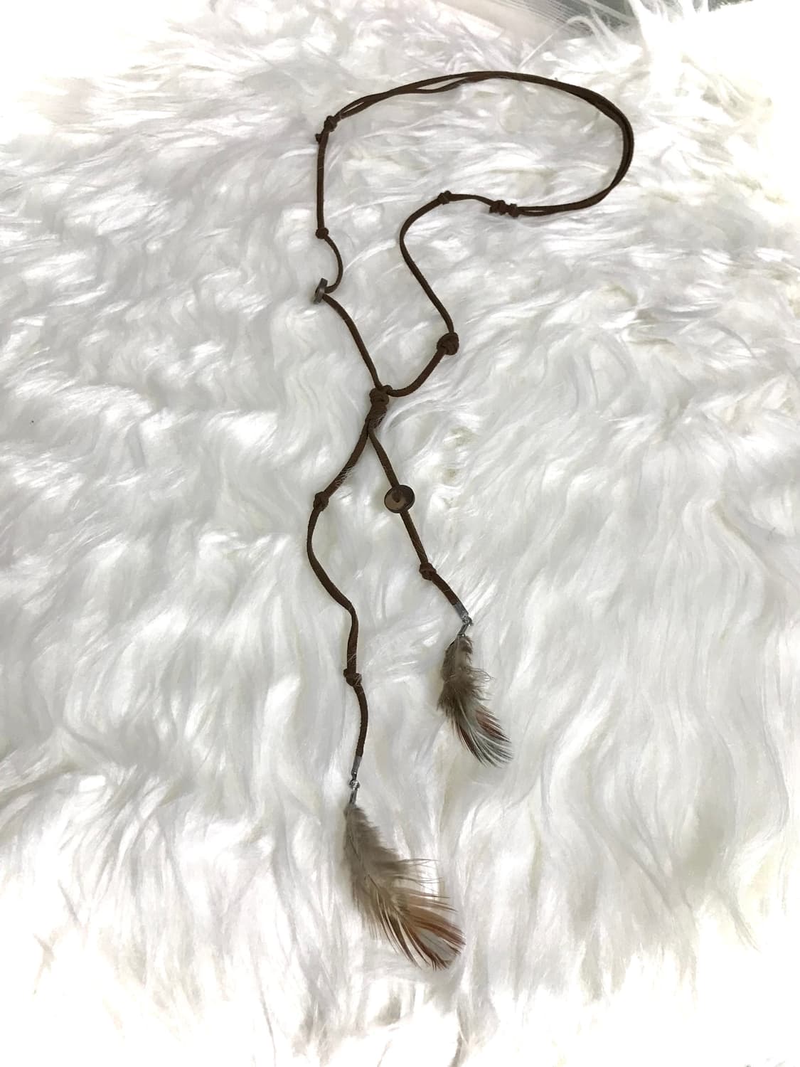 빈티지 보헤미안 우드 단추 깃털 스웨이드 끈 길이조절 목걸이 상품이미지1