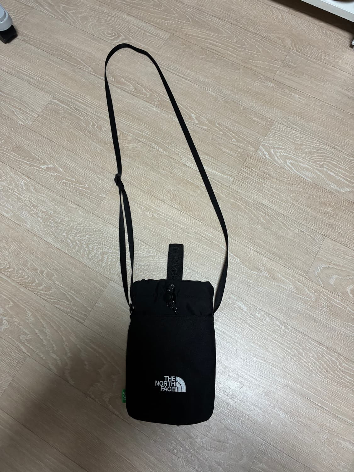 노스페이스 숄더백 블랙 드로우 스트링 파우치 상품이미지1