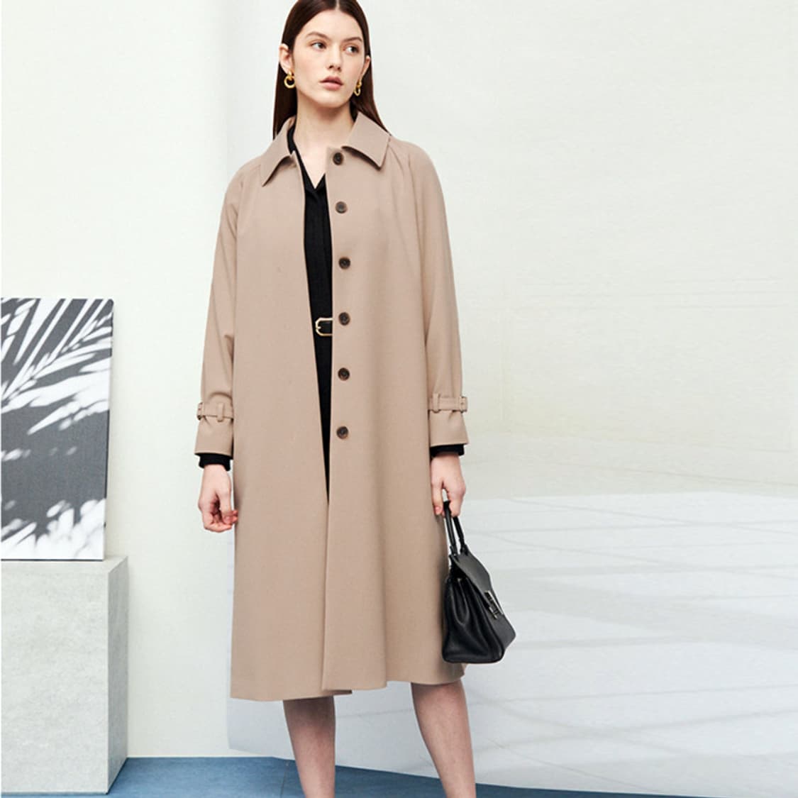 더아이잗컬렉션(THE IZZAT) 벨티드 슬릿 트렌치코트 55-66 상품이미지2
