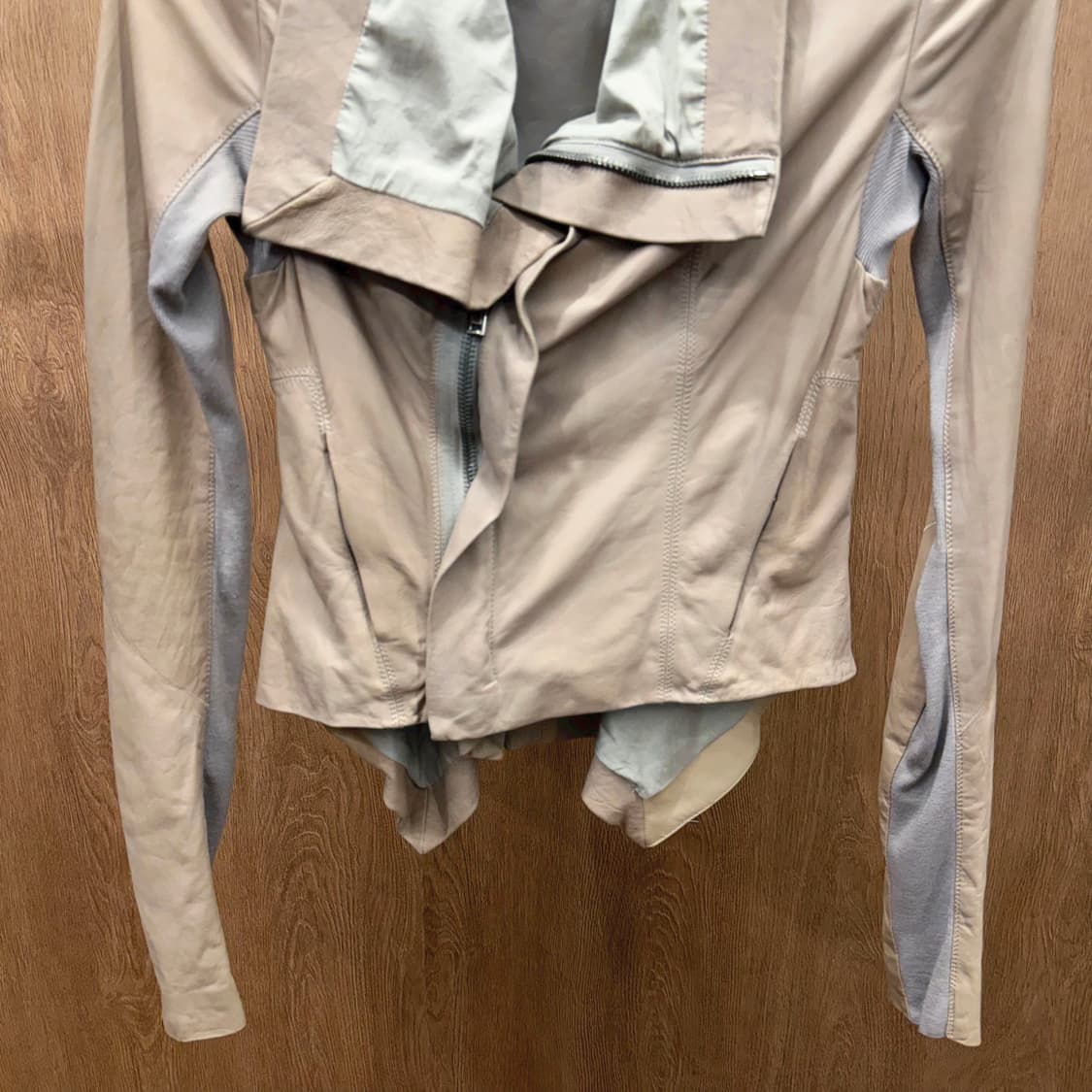 릭 오웬스 코튼 자켓 드레이프 카라 언밸런스 지퍼 디테일 슬림핏 베이지 상품이미지5